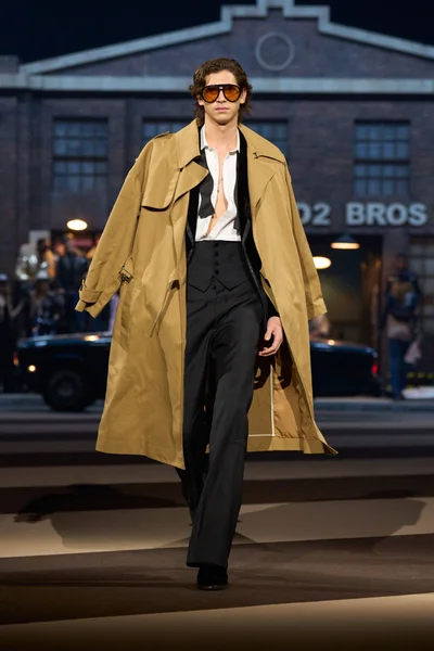 Look 37